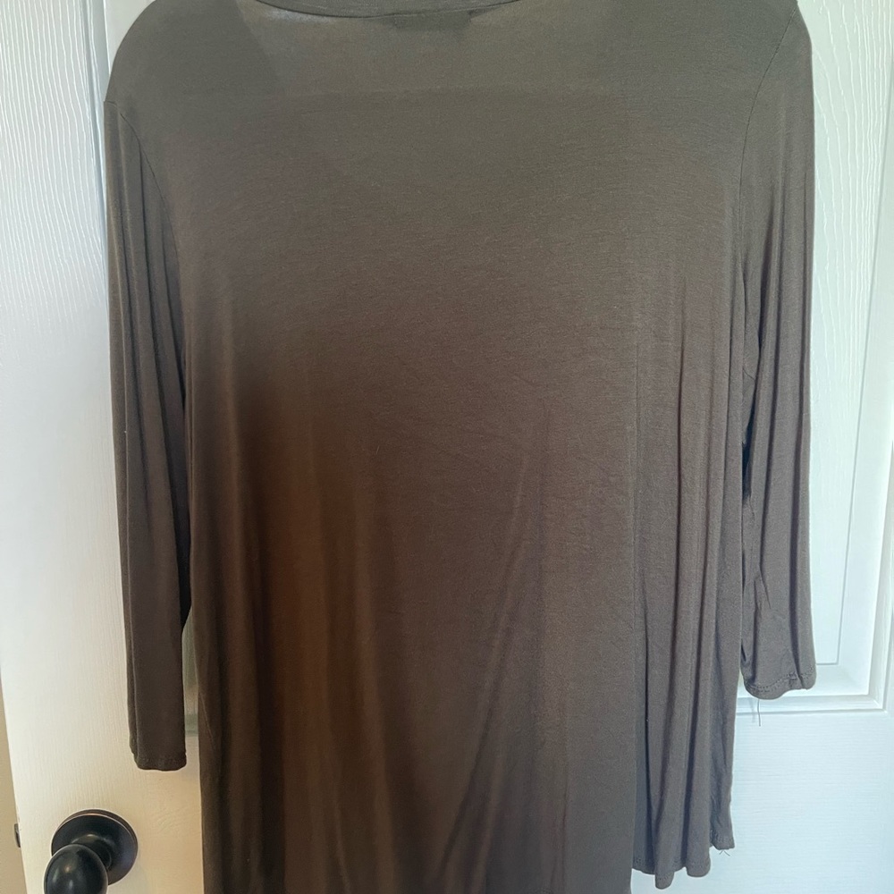 Hemish Brand Top - Picture 2 of 2
